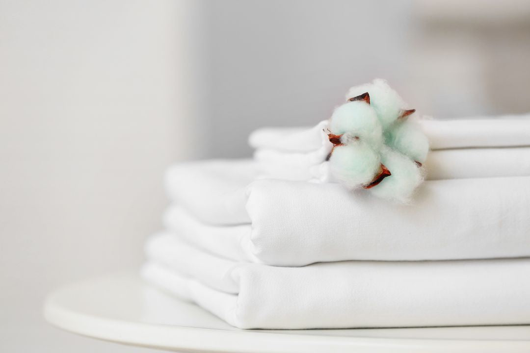 White cotton bed sheet with yellowing — why bed sheets turn yellow in Indian summer